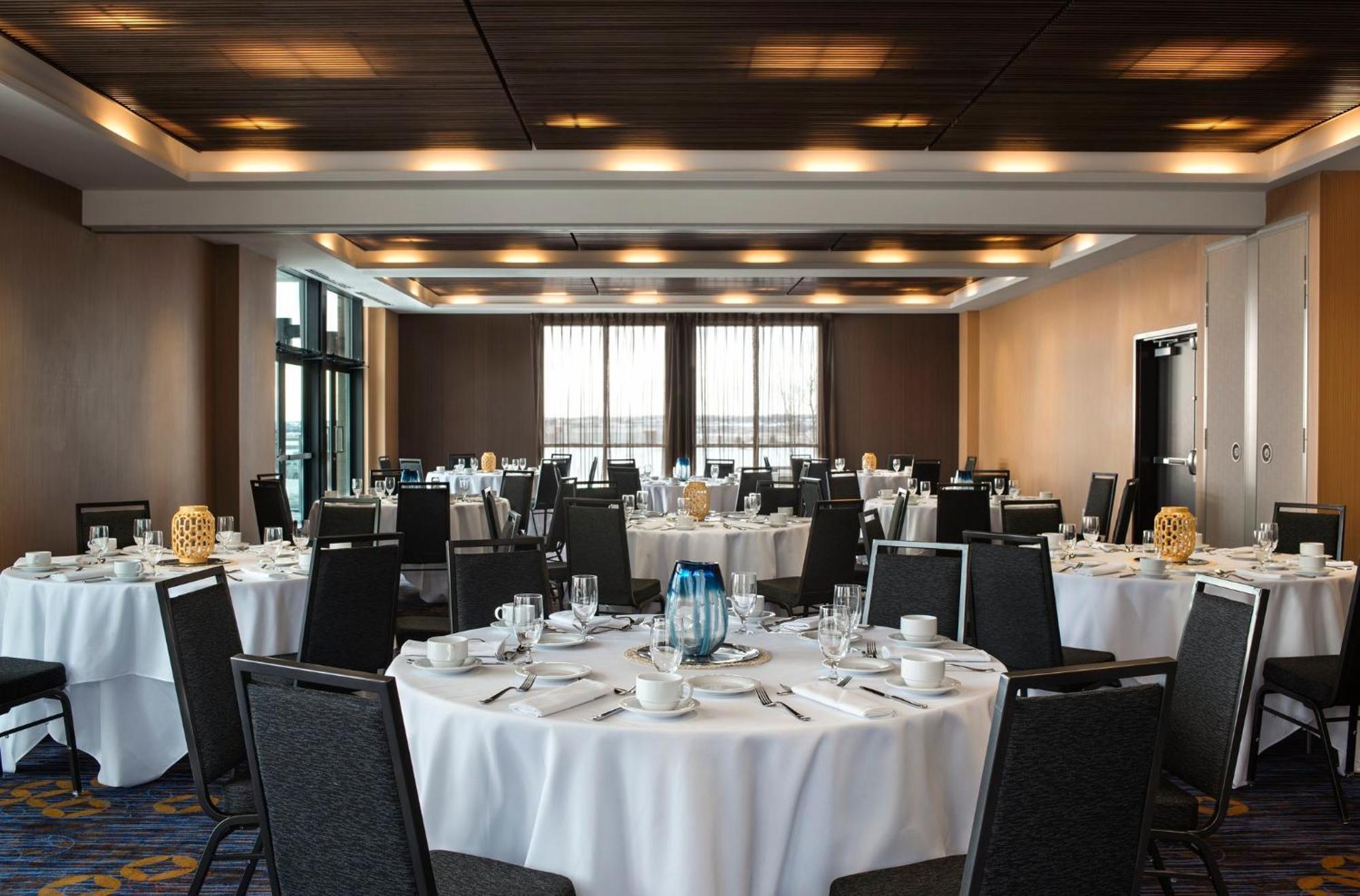 Courtyard By Marriott Calgary South Hotel Luaran gambar